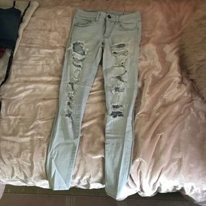 Ripped skinny light wash  jeans